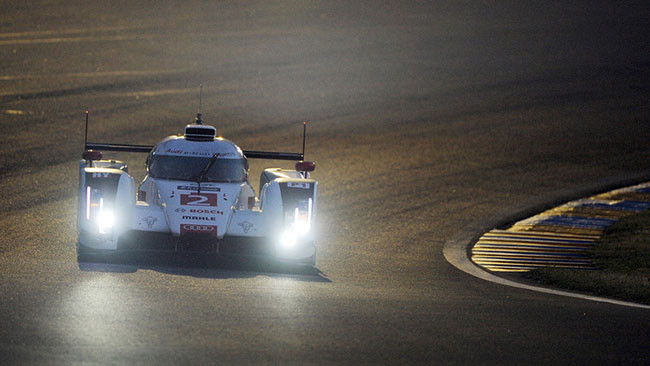Le Mans, 12° Ora: l'Audi 2 resta nel giro della Toyota
