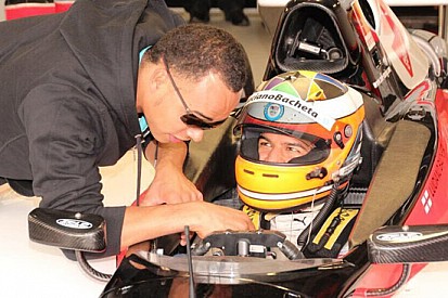 Luciano Bacheta si accorda con la Greaves Motorsport