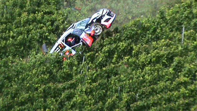 Shake down: brutto capottamento di Neuville!