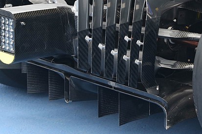 La McLaren copia il diffusore della Mercedes!