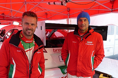 La Nordschleife mette a dura prova Tarquini e Monteiro