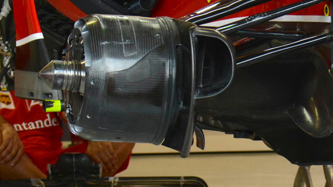 Ferrari con i cestelli chiusi: a fuoco i freni di Kimi!