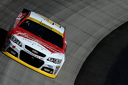Kevin Harvick arriva a sette pole stagionali