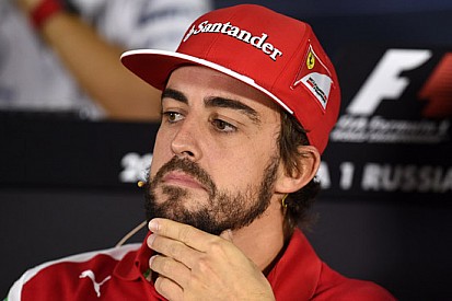 La McLaren smentisce la firma di Alonso