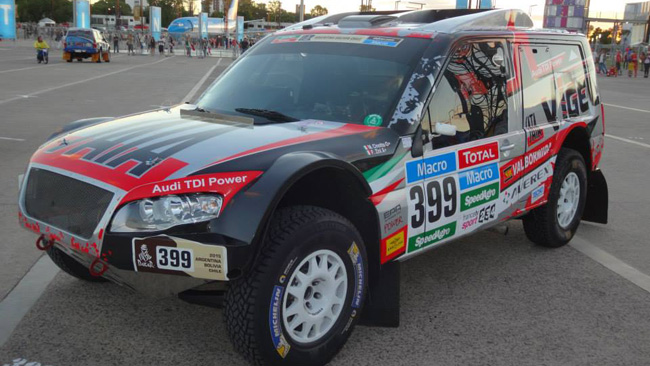 Dakar: la Titano già ferma per un problema elettrico