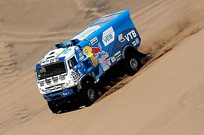 Dakar, Camion, Tappa 6: Nikolaev piazza il tris