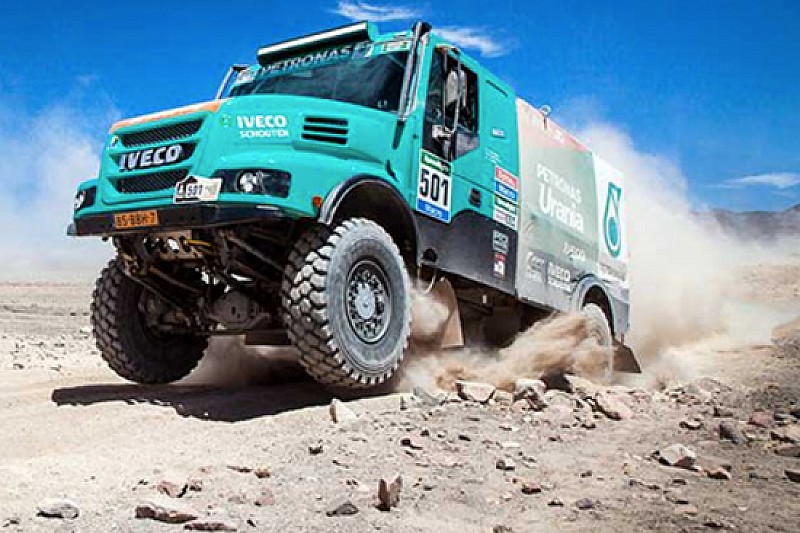 Dakar, De Rooy corre con fluidi Petronas di serie!