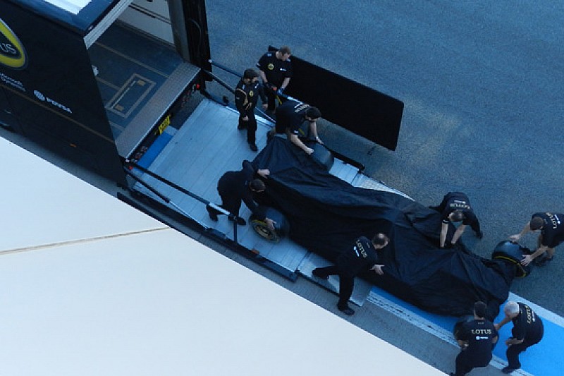 La Lotus è arrivata nel paddock di Jerez