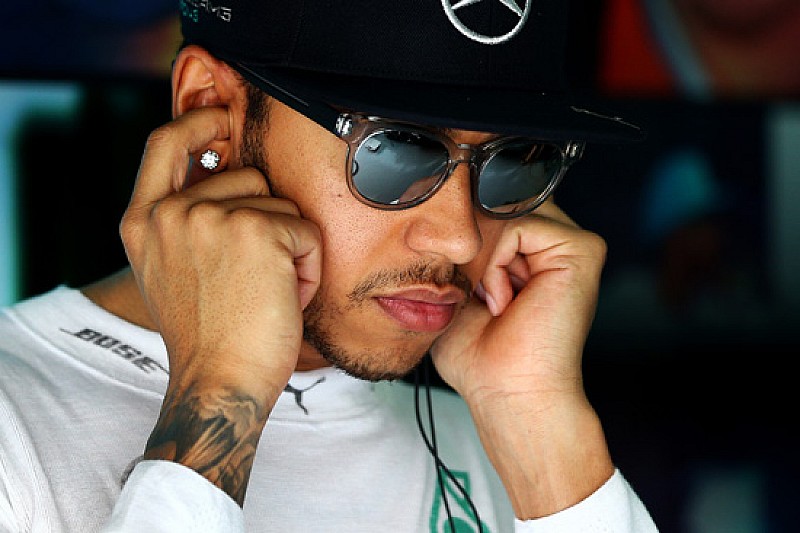 Hamilton chiede alla FIA cosa è successo ad Alonso