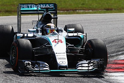 Hamilton-Mercedes: si allungano i tempi del rinnovo