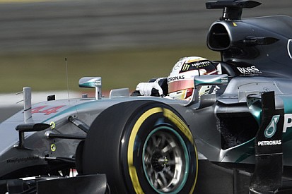 Shanghai, Q2: Hamilton prenota la pole