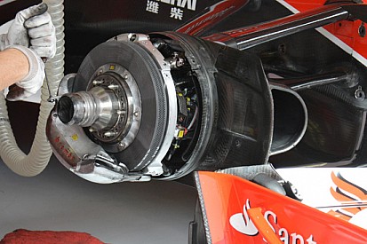 Ferrari: sostituito il portamozzo destro di Vettel