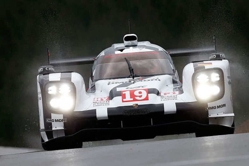 Spa, Libere 2: le Porsche sotto il diluvio