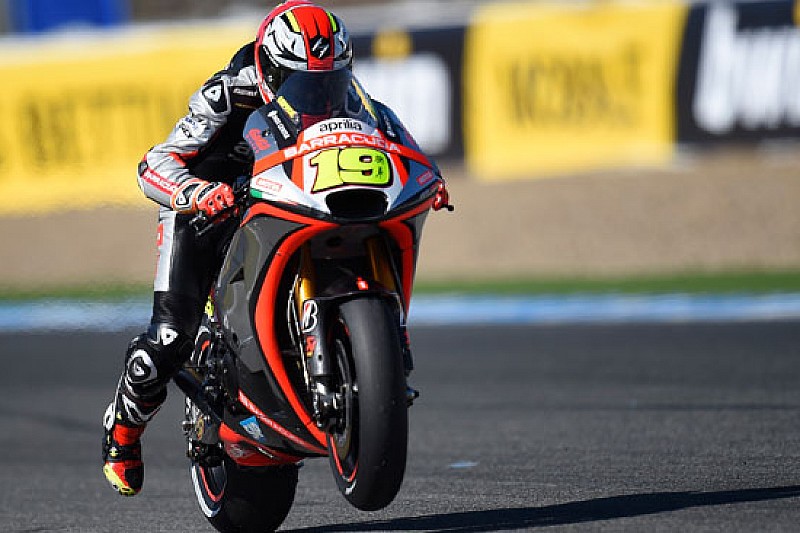 Alvaro Bautista piazza l'Aprilia RS-GP in quinta fila