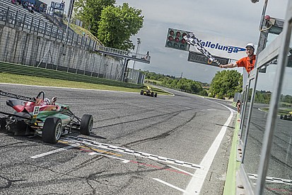 Italian F2: Zanasi fa sua anche Gara 2 a Vallelunga