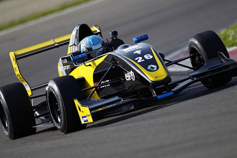 Matthieu Vaxiviere al via a Pau con la Arta Engineering