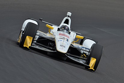 Newgarden sale ileso de un fuerte choque