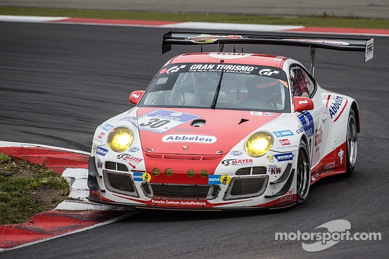 La lluvia perjudica a Porsche en Nurburgring