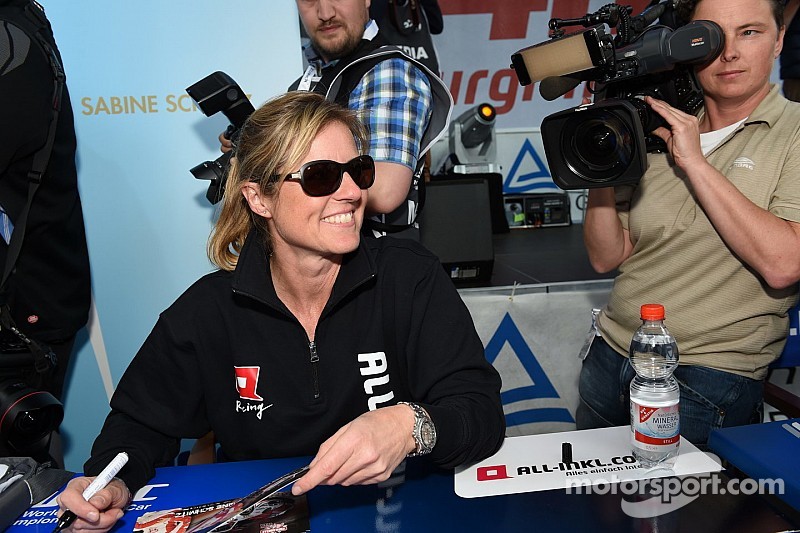 Sabine Schmitz veut montrer la voie aux femmes