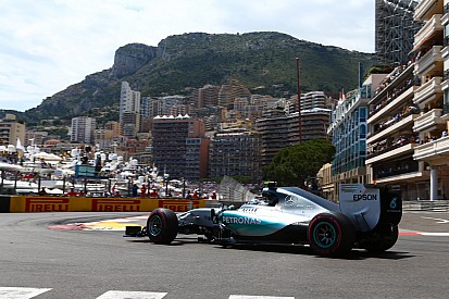 Primeiro a vencer três seguidas em Mônaco desde Senna, Rosberg reconhece sorte