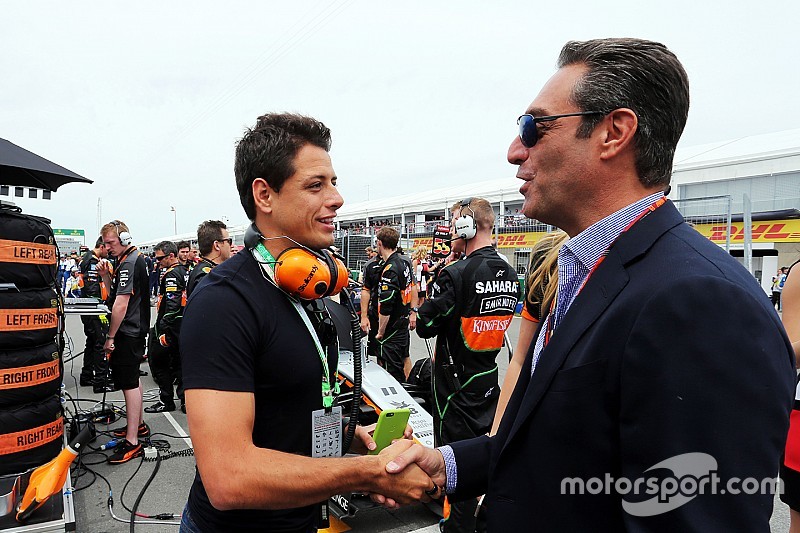Chicharito, testigo del lugar 11 de Checo