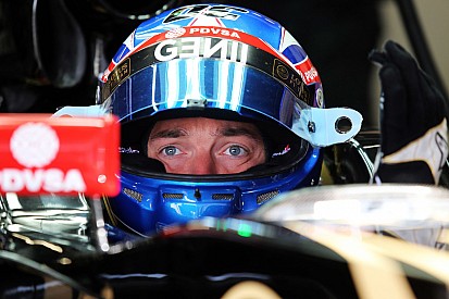 Палмер продолжит выступать за Lotus в тренировках