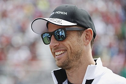 Button: "Apesar dos problemas da McLaren, Silverstone continua me empolgando"