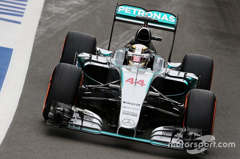 Hamilton ravi par la suppression des aides au pilotage