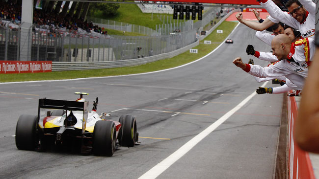 Haryanto resiste a Vandoorne e trionfa in gara 2