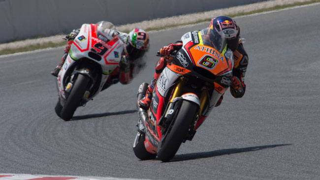 Stefan Bradl lascia finalmente il segno tra le