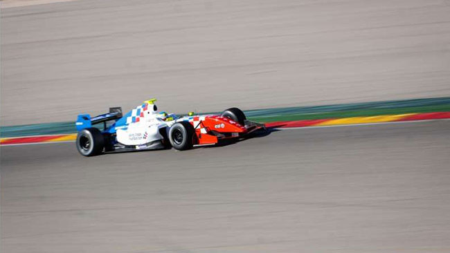 Prima pole stagionale per Oliver Rowland