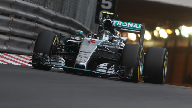 Follia Mercedes che regala la terza vittoria a Rosberg