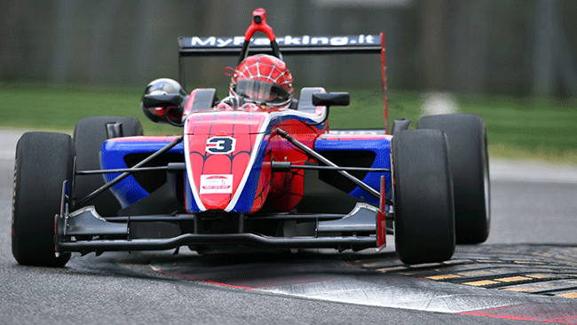 Piero Longhi vince Gara 1 a Imola