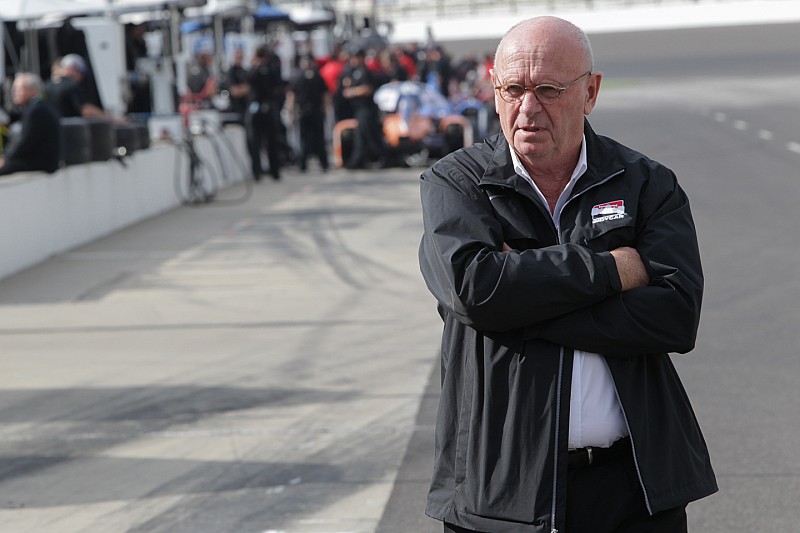 Президент IndyCar Деррик Уокер готовится покинуть пост