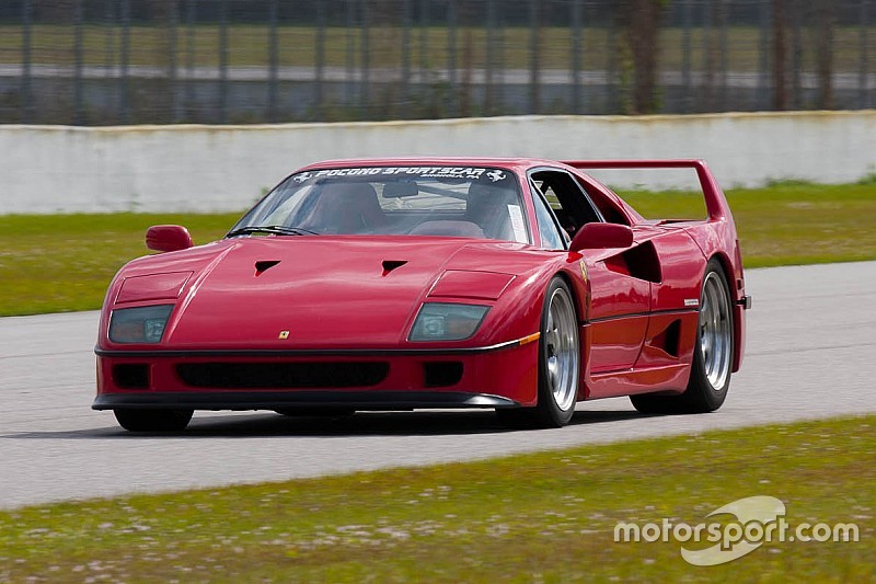 Une Ferrari F40 atteint 1,12 million d'euros aux enchères!