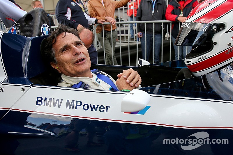 Nelson Piquet recibe felicitaciones de cumpleaños