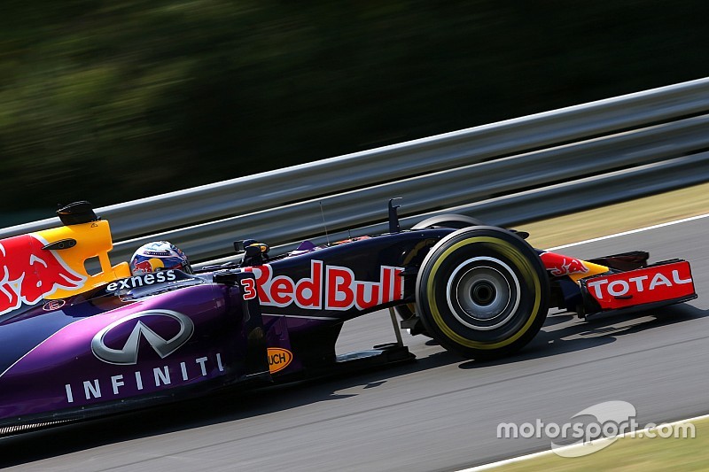 Ecclestone - Mercedes doit bien réfléchir pour motoriser Red Bull