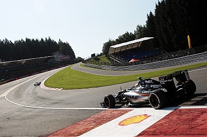 Retiran el bordillo de Eau Rouge