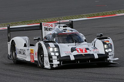 Nurburgring, 3 ora: Bernhard al comando