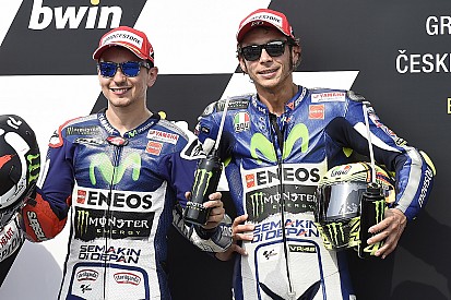 Rossi asegura que tiene una relación "como de pareja" con Lorenzo