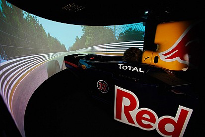 Conoce cómo trabaja el simulador de Red Bull