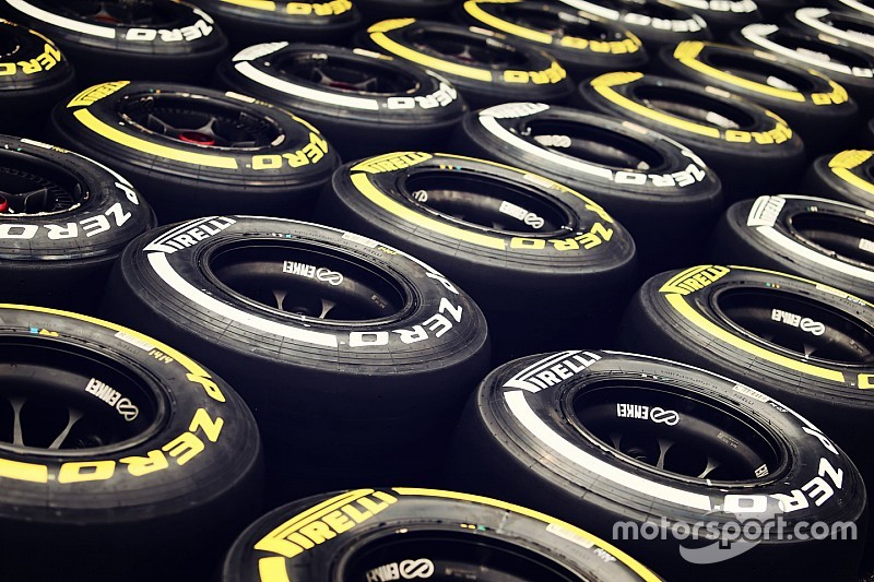 Ecclestone se reúne con pilotos por Pirelli