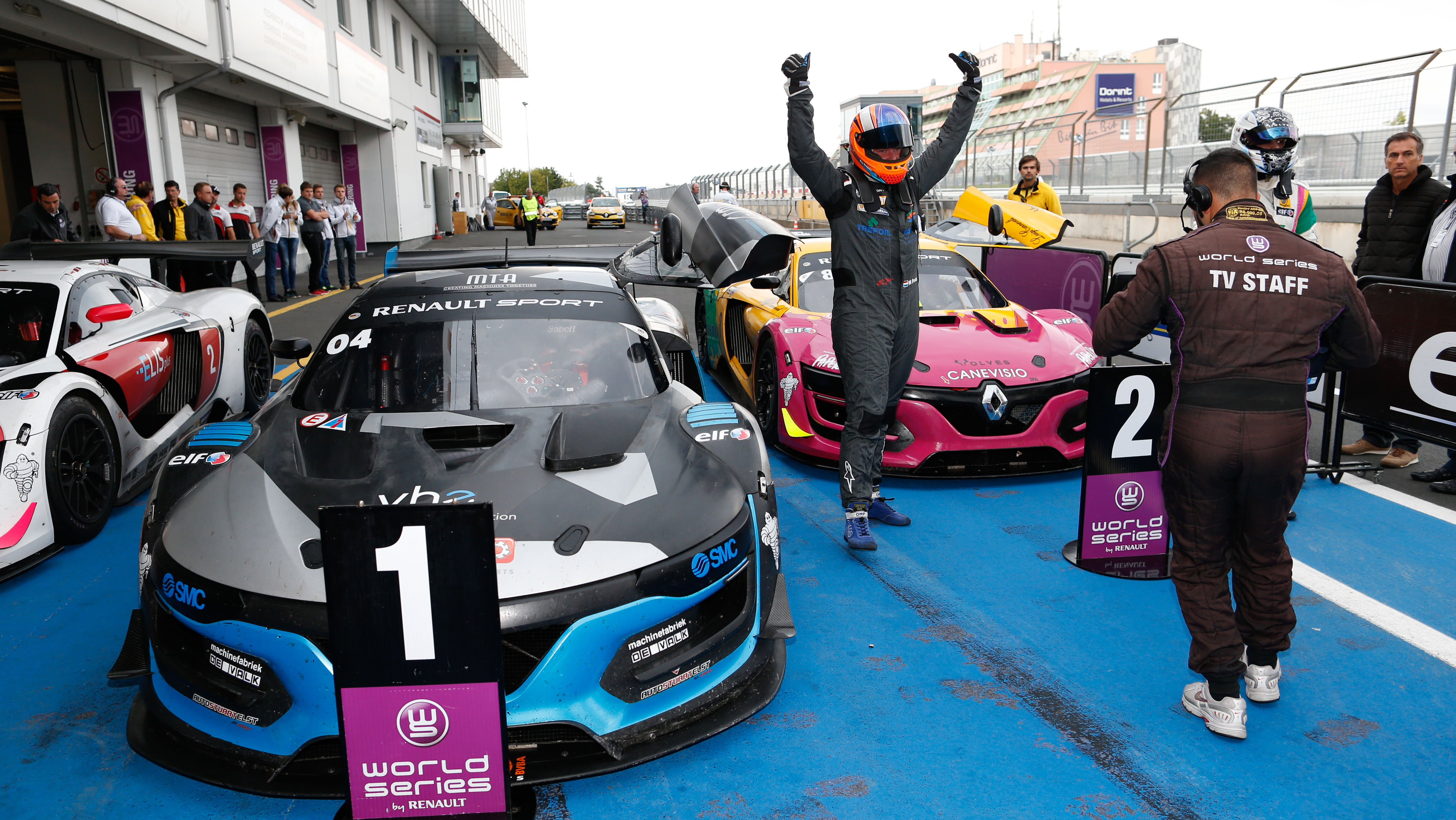 Geerts e Braams trionfano in Gara 1 al Nurburgring
