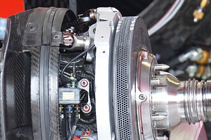 Ferrari: i mille fori nei dischi Brembo sono ora obliqui