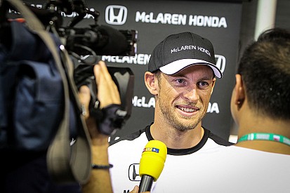 Blagueur, Button parle de gagner la course!