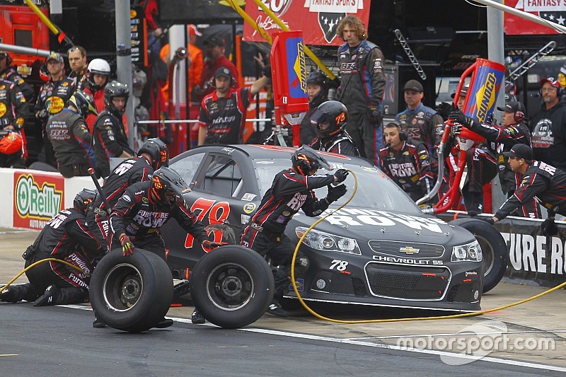 Martin Truex Jr. cambia a su personal en plena lucha por el Chase