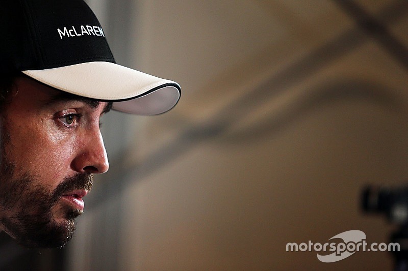 Alonso explode contra Honda no Japão:
