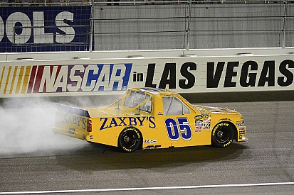 John Wes Townley ganó por primera vez en NASCAR
