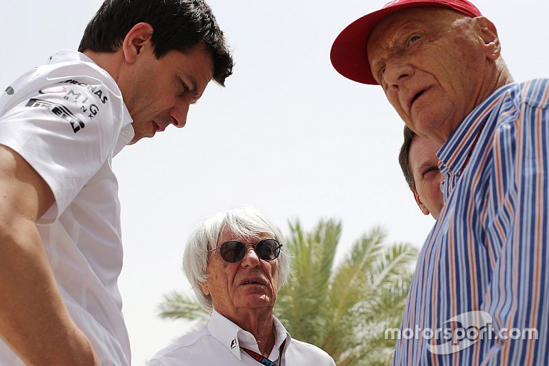 Lauda pressiona Ecclestone por