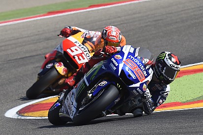 Lorenzo domina el primer día en Motegi